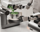 Robot R1 en train de cuisiner (Image source : Robbyant)