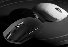 Il semble que Logitech va alléger le G305 et réduire le G Pro X Superlight 2 dans les mois à venir. (Source de l'image : u/xDomni sur Reddit)