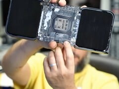 Une Nvidia RTX Pro 6000 de 10 000 $ est devenue inutilisable après la rupture de la carte PCIe (Source de l'image : NorthbridgeFix sur YouTube)