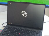 Le Lenovo ThinkPad T14 Gen 7, sous Linux Mint.