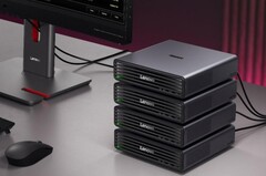 Il est possible de regrouper jusqu'à quatre mini-PC Lenovo ThinkCentre X Ultra pour former un puissant serveur d'IA.