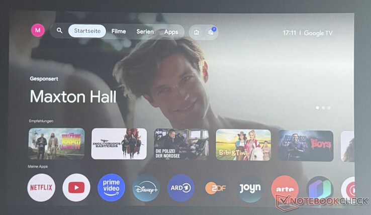 Interface familière grâce à Google TV (enregistré à la lumière du jour par temps nuageux)