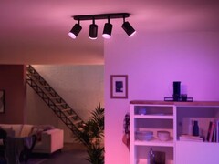 Le nouveau Philips Hue Fugato est plus lumineux que son prédécesseur. (Source de l'image : Philips Hue)
