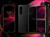 Le Sony Xperia 1 III (G) et le Xperia 5 III (D) utilisent la technologie Zeiss dans leur équipement photo. (Image source : Sony - édité)