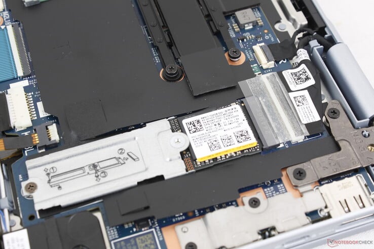 Prise en charge d'un seul disque SSD M.2 d'une longueur maximale de 80 mm