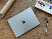 Ni le Surface Laptop 6 ni le Surface Pro 10 ne devraient être expédiés avant l'été. (Source de l'image : Microsoft)