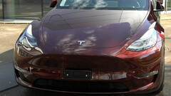 Giga Berlin Model Y dans la nouvelle couleur Midnight Cherry Red (image : Vision E Drive)