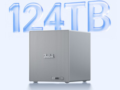 Le NAS Wildcat Lake est équipé d'un périphérique de stockage UFS 3.1 soudé. Sur la photo : une image promotionnelle du ME Pro 304 mettant en avant la capacité de stockage totale prise en charge.