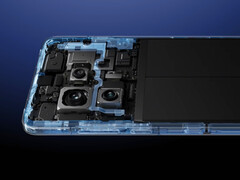 Le OnePlus 15 devrait offrir une expérience améliorée de l'appareil photo à téléobjectif par rapport au OnePlus 13, ce dernier étant illustré. (Source de l'image : OnePlus)