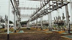 Le véritable goulot d'étranglement de la croissance de l'IA : Une sous-station électrique typique représentant les problèmes de capacité du réseau local évoqués par Satya Nadella, PDG de Microsoft. (Source de l'image : Freepik.com) 