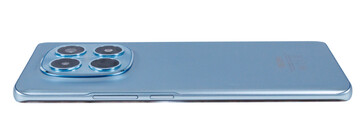 Côté droit : volume, bouton d'alimentation