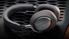 La Px8 McLaren Edition de Bowers & Wilkins présente de subtils accents orange et est disponible sur plusieurs marchés. (Image source : Bowers & Wilkins)