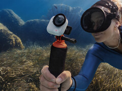 L'Insta360 Go Ultra sera disponible en deux couleurs. (Source de l'image : via Igor Bogdanov)