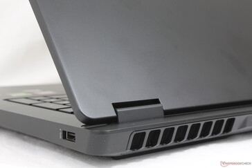 Les surfaces lisses et mates attirent les traces de doigts disgracieuses