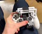 Une manette de PlayStation imprimée en 3D permet de jouer avec une seule main sur la PS4 et la PS5