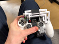Une manette de PlayStation imprimée en 3D permet de jouer avec une seule main sur la PS4 et la PS5