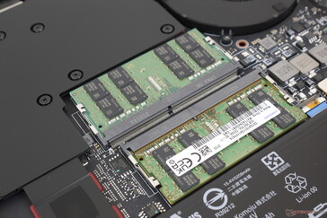 2 slots SODIMM accessibles