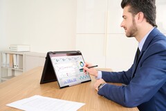 Le Summit E16 Flip et le Summit E16 Flip Evo de MSI sont désormais disponibles avec les cartes graphiques Intel Alder Lake-P et Nvidia RTX 3050 Ti. (Image Source : MSI)