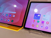 La Galaxy Tab S11 Ultra à côté de la Tab S11 (source d'image : Daniel Schmidt)