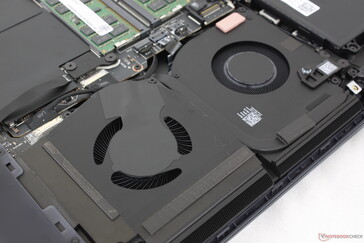 Les ventilateurs internes sont plus grands que sur l'Alienware 16 Area-51