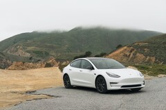 Tesla rappelle certains véhicules Model 3 et Model S après avoir constaté de multiples problèmes. (Image source : Charlie Deets via Unsplash)
