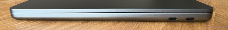 À droite : 2x USB-C 3.2 Gen 2 (10 GBit/s, DisplayPort ALT Mode 1.4a, Power Delivery)