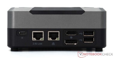 Panneau arrière : Connexion au réseau (19 V ; 5 A), LAN (2.5G), LAN (1.0G), HDMI 2.1, DP1.4 (4K@144Hz), 2x USB 2.0