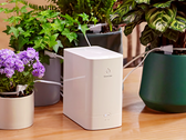 Le GrowCube peut déterminer intelligemment quand arroser votre plante et quelle quantité d'eau lui donner. (Image source : Elecrow via Kickstarter)
