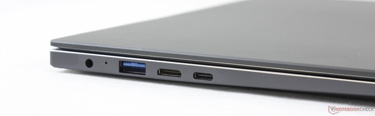 À gauche : adaptateur secteur, USB-A 3.0, mini-HDMI, USB-C avec DisplayPort