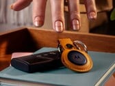 Le Moto Tag de Motorola est le premier traceur à prendre en charge la technologie UWB dans le nouveau Find Hub de Google (Image source : Motorola)