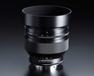 Cosina proposera bientôt l'un des objectifs les plus rapides pour la baïonnette Sony E. (Image : Cosina)