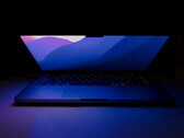macOS Monterey 12.3 est un téléchargement de plus de 4 Go pour les machines MacBook Pro les plus récentes. (Image source : Duy Thanh Nguyen)