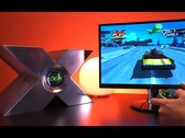 Le YouTubeur Macho Nacho a fidèlement recréé le prototype de la Xbox de 2000, pour la première fois sous une forme jouable. (Source de l'image : Macho Nacho Productions via YouTube)