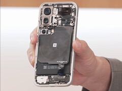 Le Pro Max serait doté de la plus grande batterie. Photo : les composants internes de la série Xiaomi 17 Pro (Source de l'image : Lu Weibing)