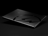 Le MSI Creator Z16 Hiroshi Fujiwara Limited Edition est équipé de l'écran AmLED d'AUO. (Image source : MSI)