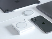 L'iPhone SE 5G pourrait être compatible avec la large gamme d'accessoires MagSafe de Apple. (Image source : Brandon Romanchuk)