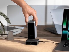 La base de recharge 150 W d&#039;Anker, selon les rumeurs, succéderait à l&#039;accessoire original de 100 W (photo). (Source de l&#039;image : Anker)