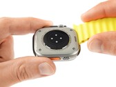 Les montres connectées telles que l'Apple Watch Ultra ne sont pas concernées par le règlement européen sur la réparation.
