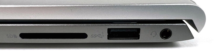 A droite : 1x lecteur de carte SD, 1x USB 3.1 Type-A (Gen 1), 1x port audio 3.5 mm (combo)