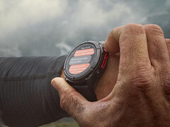 Garmin fera passer la Fenix 8 Pro sur le même cycle logiciel que la Fenix 8 avec des mises à jour stables 20.xx, comme le montre l'ancienne photo. (Source de l'image : Garmin)