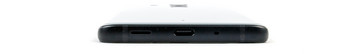 HTC U11 Plus - Au-dessous : haut-parleur grill, USB, micro.