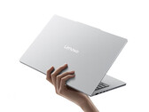Le Xiaoxin Air 13 coûte environ 869 dollars en Chine. Sur la photo : une image promotionnelle mettant en avant le design fin et léger de cet ordinateur portable.