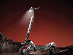 L'e-scooter XT5 de Navee (photo) sera commercialisé aux États-Unis et en Europe. (Source de l'image : Navee, édité)