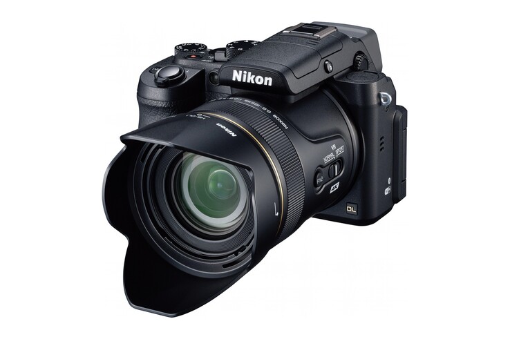 Le Nikon DL a également été présenté dans une version « superzoom » équipée d'un objectif de 24 à 500 mm.