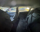 La Model Y économique n'aura pas de toit panoramique. (Source de l'image : DriveGreenLiveGreen/X)