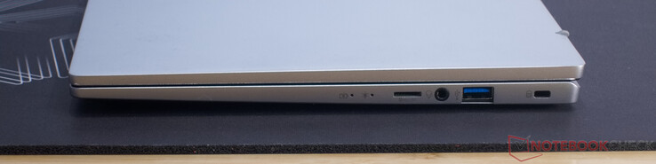 Lecteur de carte mémoire (MicroSD), prise audio 3,5 mm, USB 3.2 Gen 1 (USB-A), fente de verrouillage Kensington