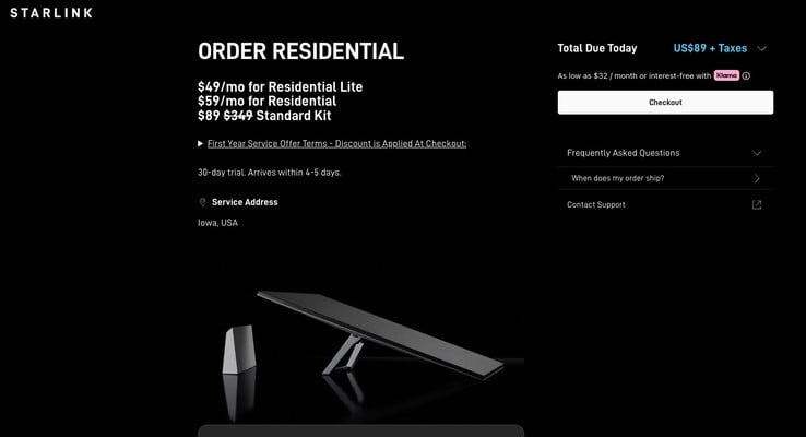 Starlink offre une réduction de 260 $ sur le kit standard et de 50 % sur le plan résidentiel. (Source de l'image : Starlink)