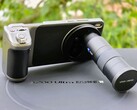 Nous examinons le kit d'appareils photo du Vivo X200 Ultra (Source de l'image : Marcus Herbrich)