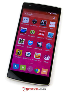 Le logiciel, CyanogenMod, était lui aussi assez atypique.