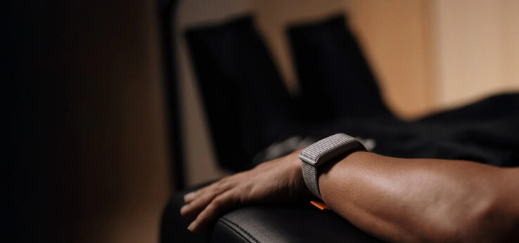 Le bracelet Amazfit Helio Strap blanc/gris. (Source de l'image : Amazfit)